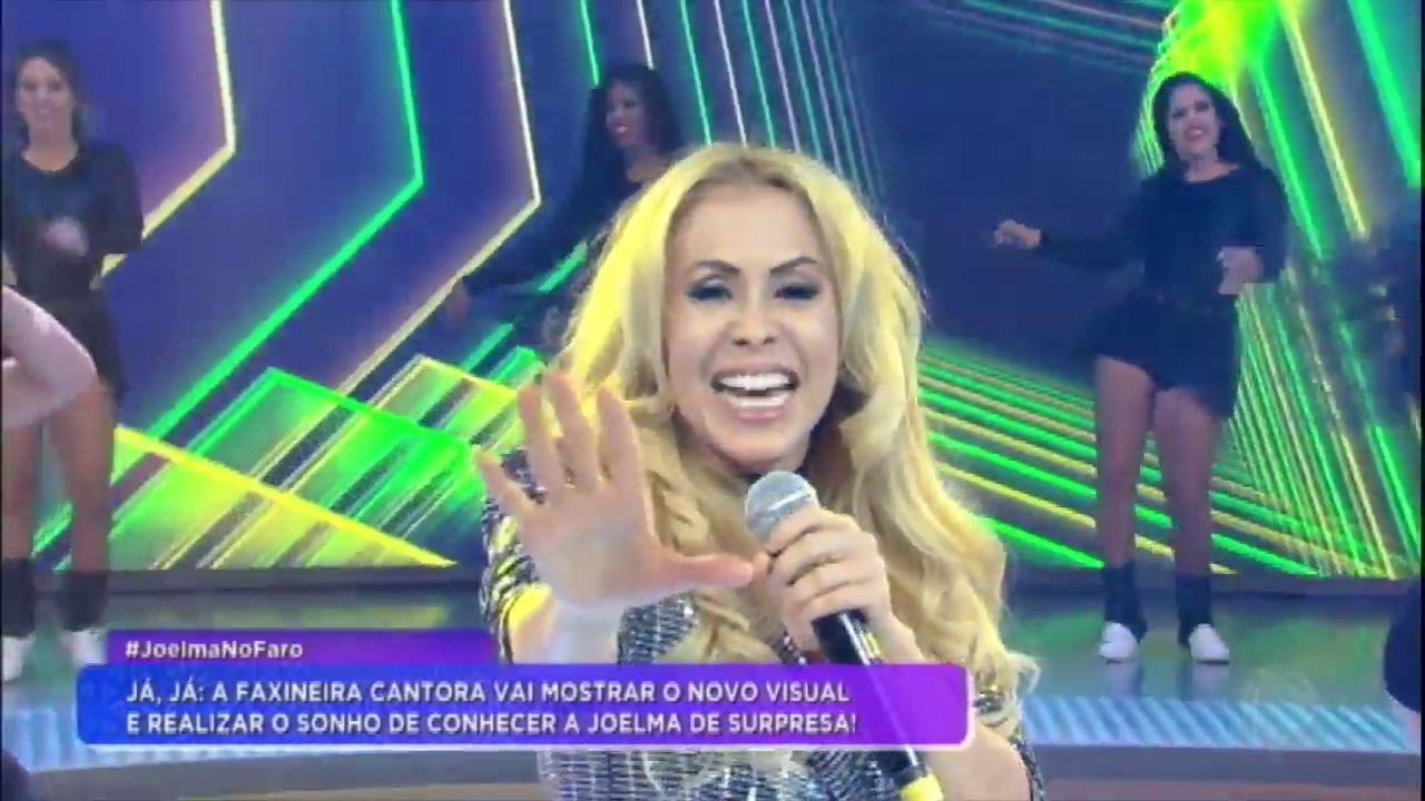 Joelma dá um show no palco e anima a plateia com seus hits de sucesso