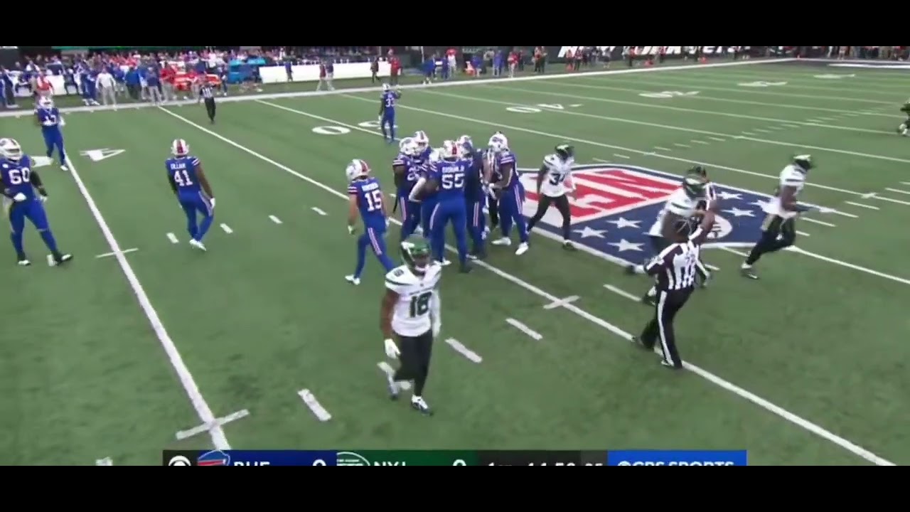 THE NEW YORK JETS KICKER SLIPS ON THE OPENING KICK OFFFF GUYZS YouTube
