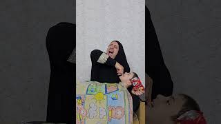 ماما جابت شيبس   بيبي يعض الام سمعها