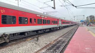 13052 Netaji exp (kalka to Howrah jn ) full speed crossing 