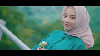 Charles Hutagalung - Kisah Seorang Pramuria (lirik)