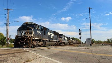 MEET: Epic 6 unit lash-up with NS/BNSF/SP/CP power meets an EB Intermodal led by 2 NS Dash 9W