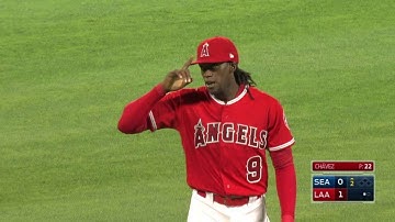 SEA@LAA: Maybin slides for an outstanding catch