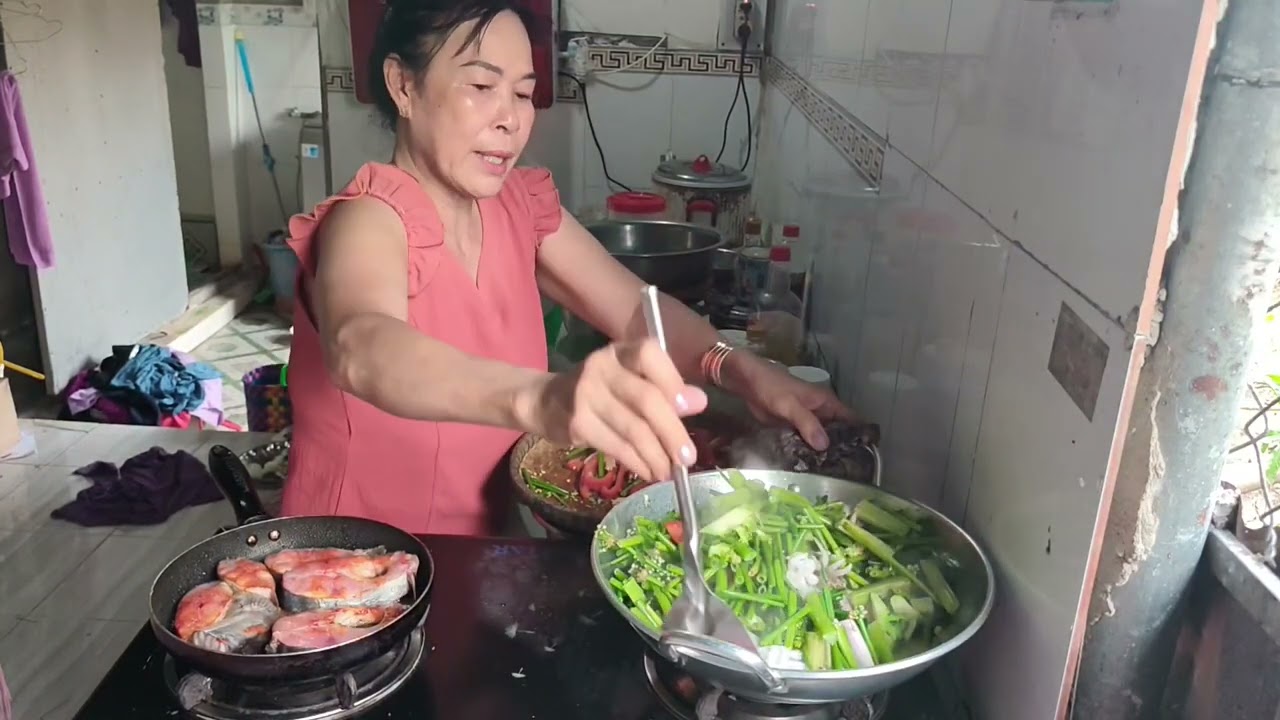 Mua bán mực về xào với ớt chuông ăn ngon bổ dưỡng lắm cả nhà ơi#ẩmthựcmiềntây /CLMT