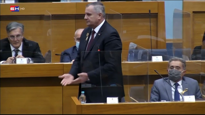 Kad se premijer prekrsti do pola