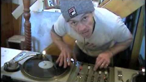 iCrates DJ Tutorial with Ellaskins of djtutor.com | Scratching basics tutorial, lesson 2