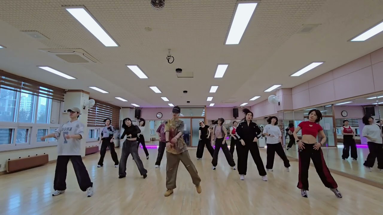 Jennifer Lopez - Dance Again  