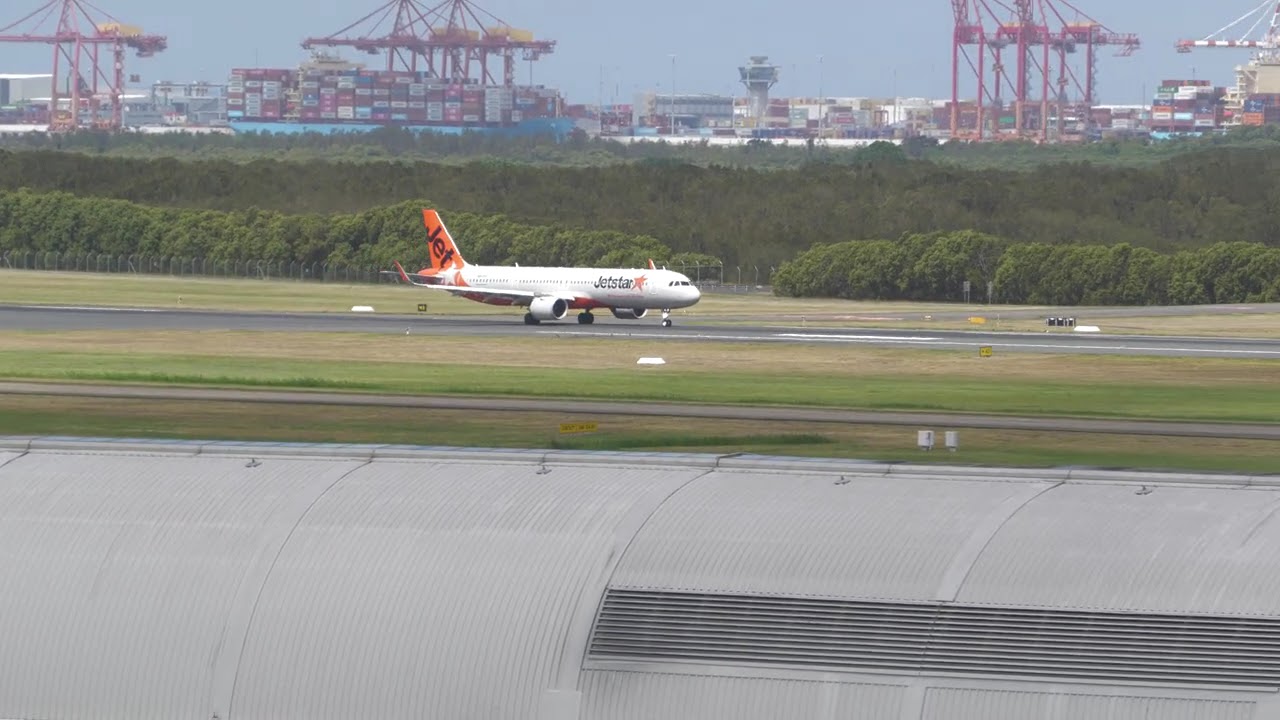 Jetstar A321neo line up and take off at Brisbane Airport - VH-OYX - BNE-MEL #lowfaresforever