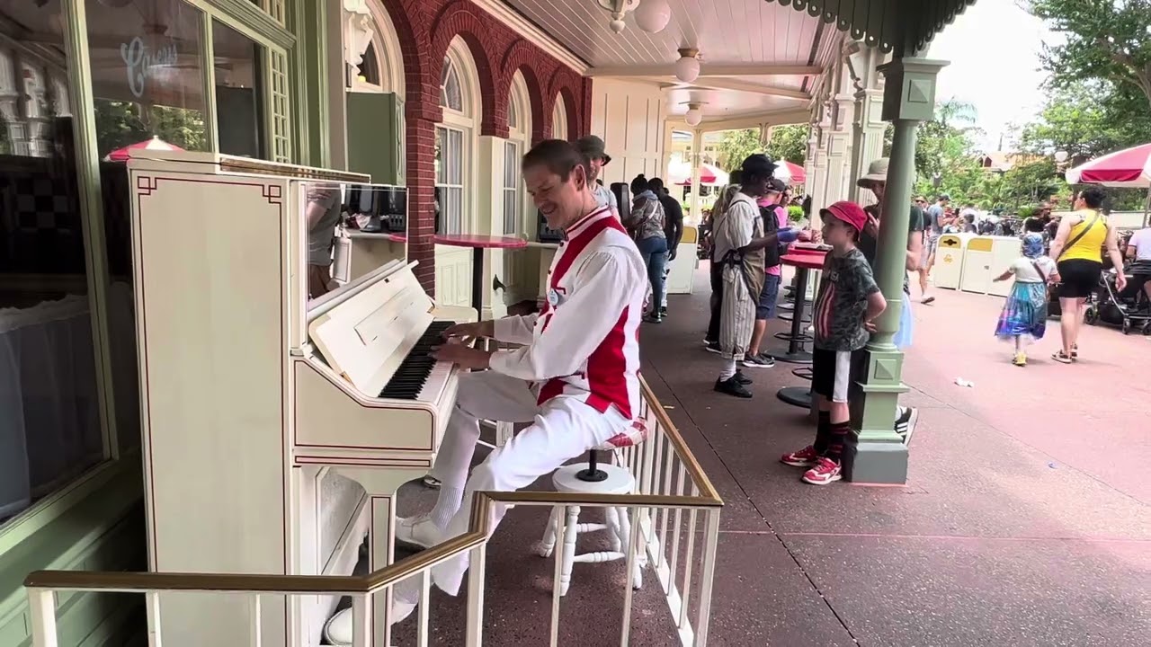 Disneys Pianist Neal at Casey’s Corner at Magic Kingdom 7/17/2023