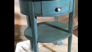 (Easy) How to use Chalk Paint like a Pro https://decoratingmagicnashville.com/ Please visit DecoratingMagic on FB, Pinterest, and Twitter. SUPPLY LIST • Damp cloth • Lint