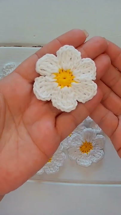Crochet easy daisy flower motif.Video tutorial. #crochet #crochetpattern #Crochet Cabin