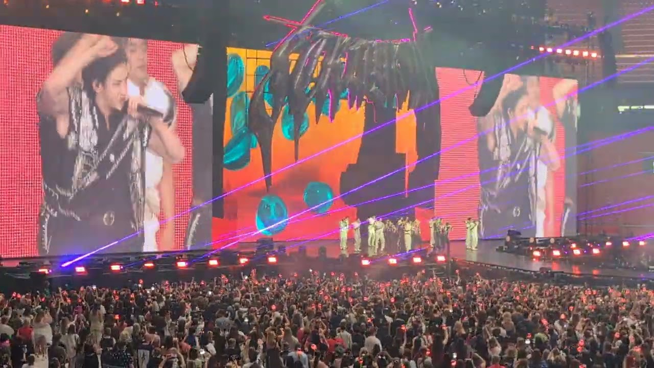 Stray Kids - Mountains + Thunderous + JJAM + District 9 [DominATE] AMSTERDAM 110725