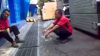 Azmai Melatah.. Lompatlompat