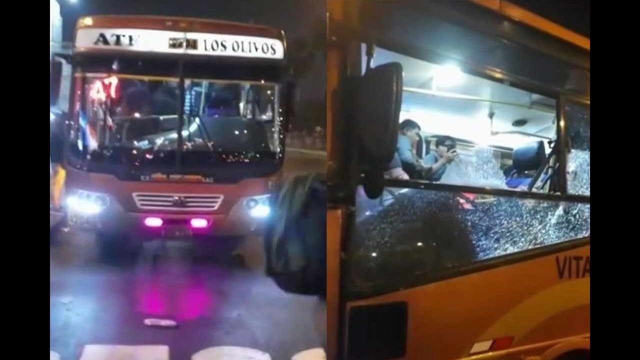 Los Olivos: Balean bus de transporte público lleno de pasajeros por cobro de cupos