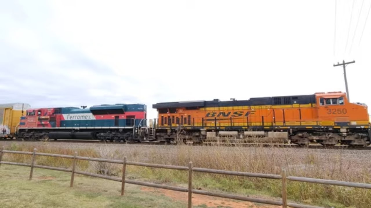 Eastbound BNSF 3250 & FXE 4036, Autorack Train, 