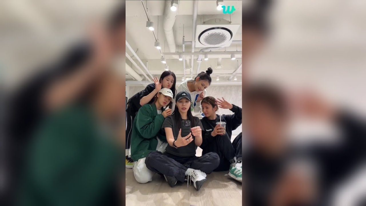 Apink Weverse Live 230301