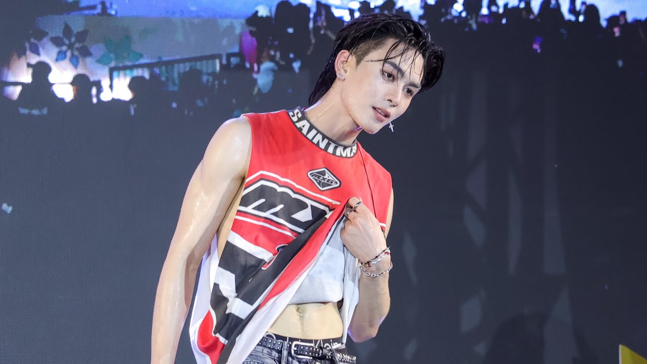 [4k] 250410 ถอด (TAKE IT OFF) @ SONGKRAN ICONSIAM [Santa Focus Fancam]