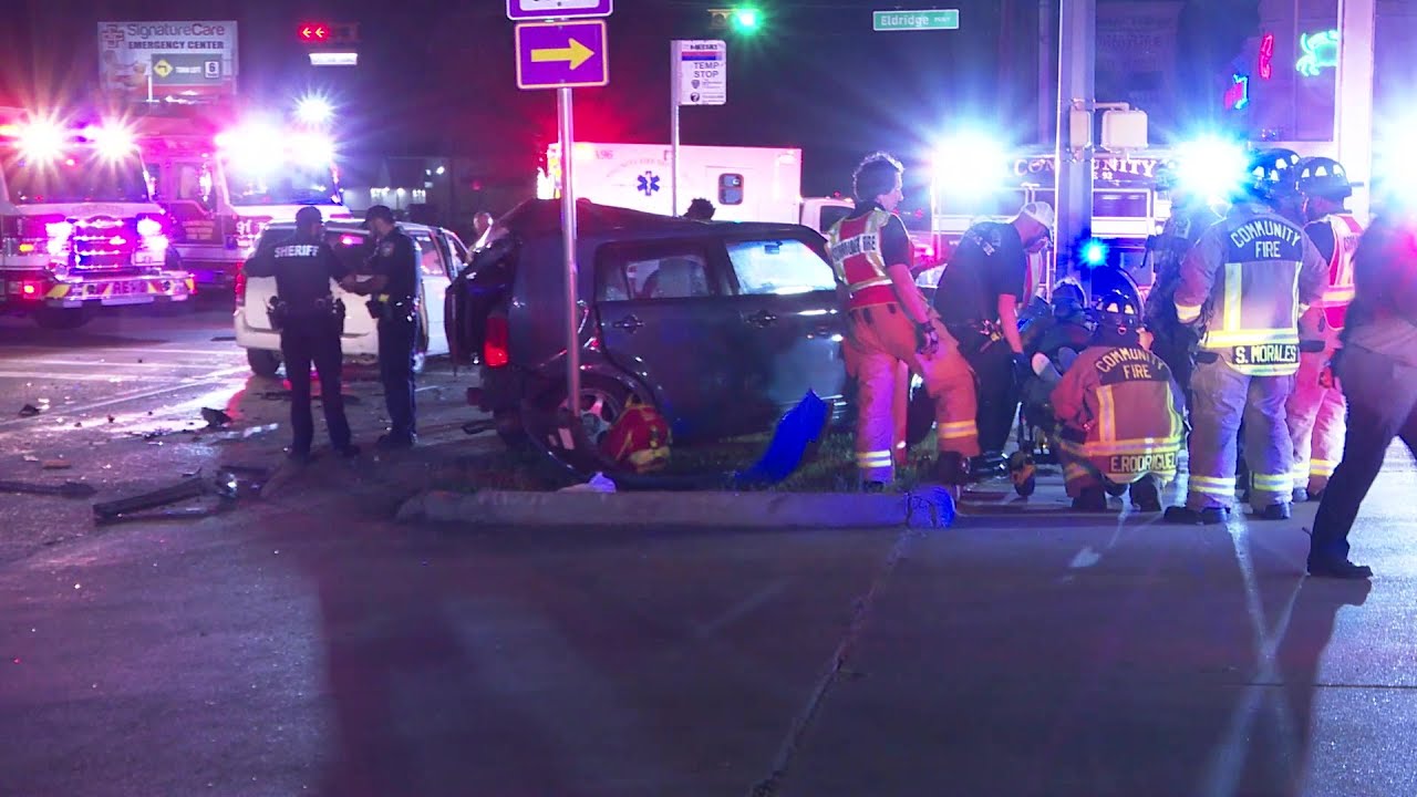 Suspect Crashes Into Multiple Vehicles During Pursuit | Houston - YouTube