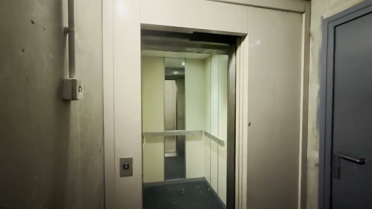 1993 Loire ascenseurs elevator @Lyon, France