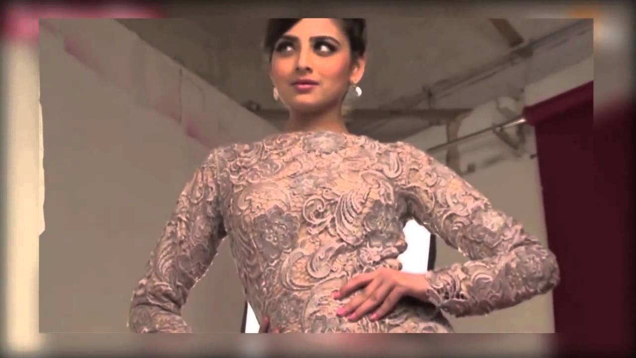 Photographer Gets Naughty With Zoya Afroz salman khan song