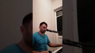 Piyanist Burak Kayseri Sazim