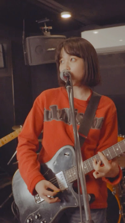 このあと0時にリリースのNew Single'南新町'のが 、同日5/2(金) 21:00にプレミア公開されます！通知ONにして一緒に見ましょう⟡