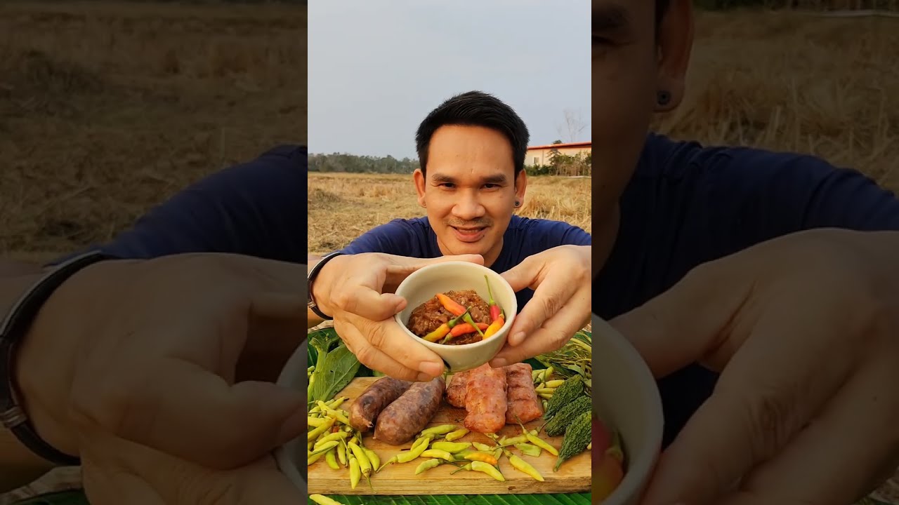 หม่ำเนื้อแหนมหมูกินกับข้าวเหนียวร้อนๆผัก