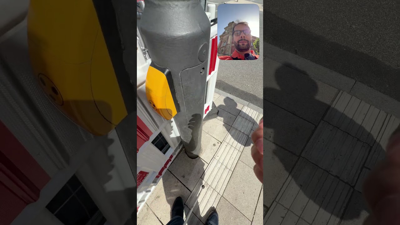 Leitstreifen führt gegen die Wand und dieser Fahrradfahrer ist ein Held! ￼