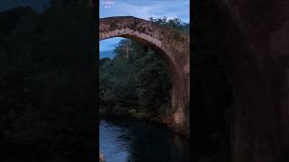 El puente románico de Cangas de Onis #reydonpelayo #covadonga #cruzdecangasdeonis