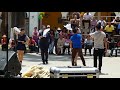 Willy CClaure muestra sus condiciones de bailarín de cueca. Fuente: La Razón
