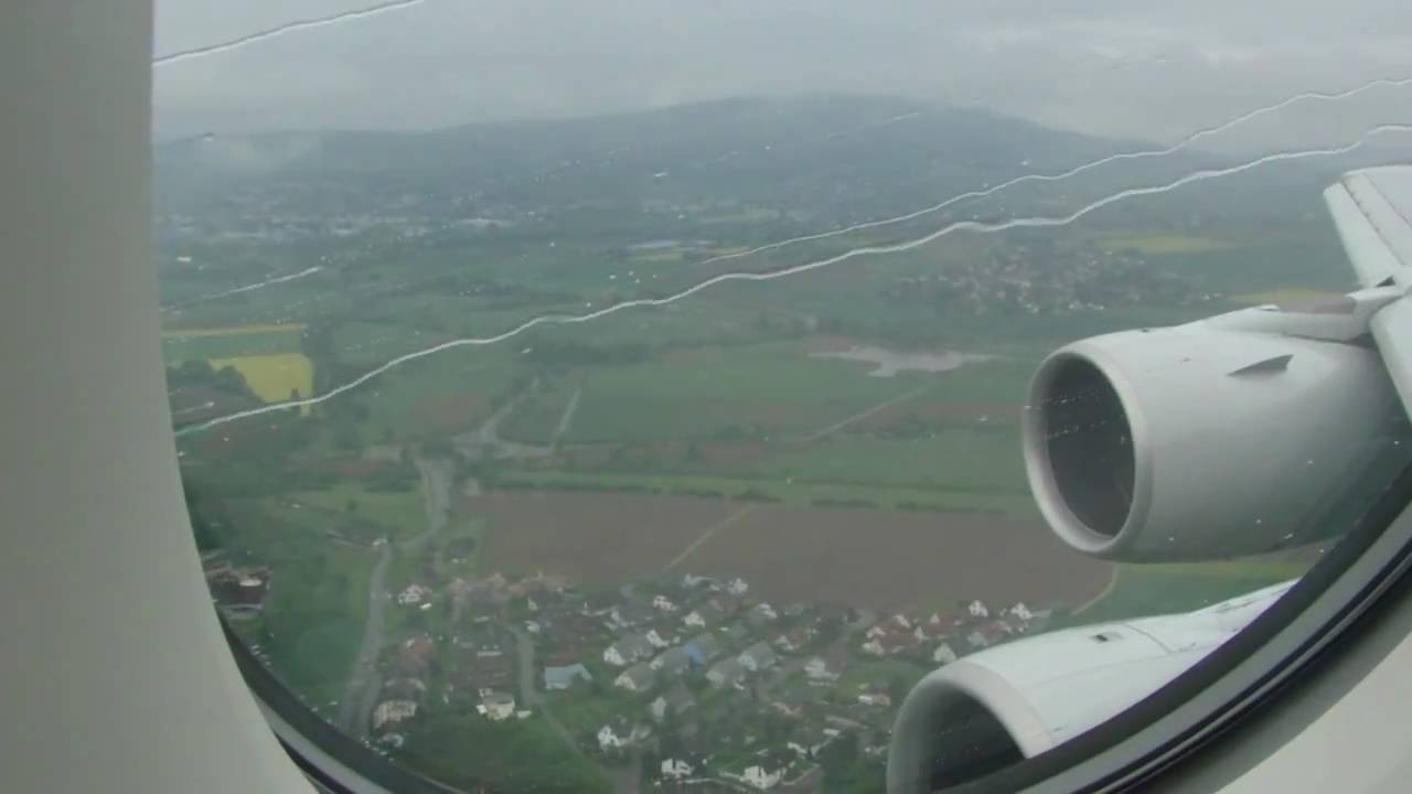 Singapore Airlines Airbus A380 - take-off on in Singapore at night / landing in Zurich Kloten