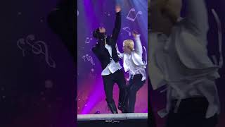내게 닿은 순간 느껴진 사랑의 입자 #온앤오프 #onf #U #유 #바람이분다 #Loveeffect 250601