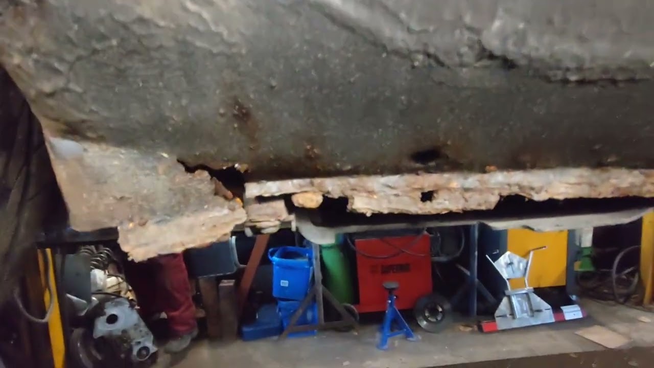 У Citroen C3 неисправны порог и электроусилитель руля.