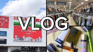 VLOG | Really just a girl + Doing my make up + Thrifting + Cozy shopping