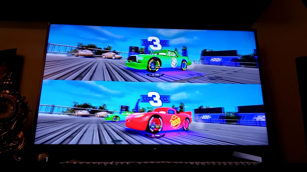 McQueen vs chick hicks cars 3 - YouTube