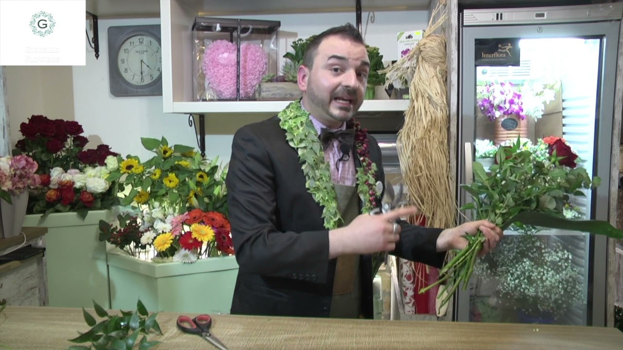 I consigli del Floral Designer Francesco Gioiello. Come realizzare un fascio di rose rosse