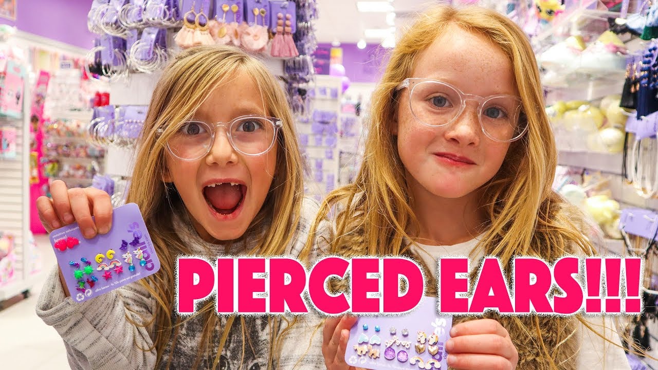 Прокалываю уши!