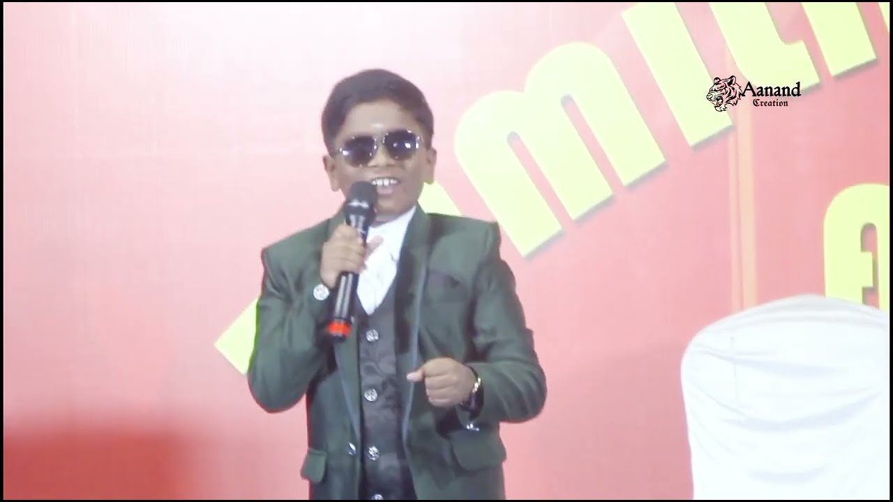 நீ பொட்டு வெச்ச தங்கக் குடம் ஊருக்கு நீ மகுடம் · நாங்க தொட்டுத்