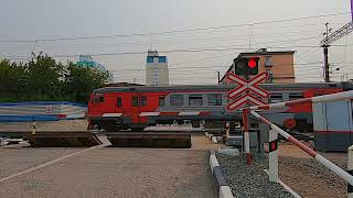 Railroad Crossing. Russian Commuter Train ED2T Novosibirsk/ ЖД переезд Пригородный электропоезд ЭД2Т