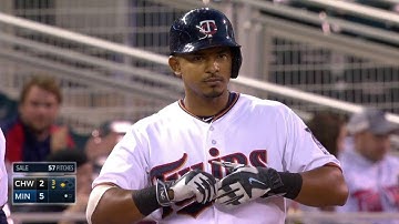 CWS@MIN: Escobar knocks in two runs with a single