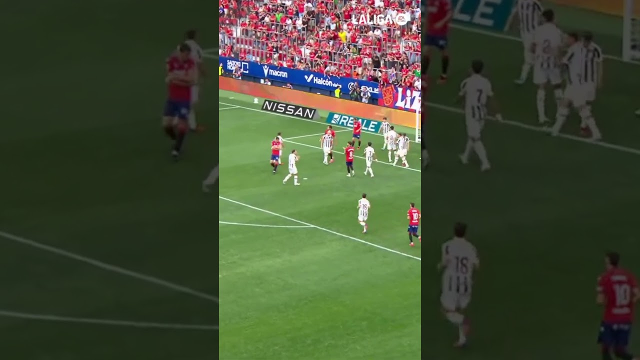 La ocasión de Jorge Herrando en el primer minuto del Osasuna-Levante UD #LALIGAHighlights