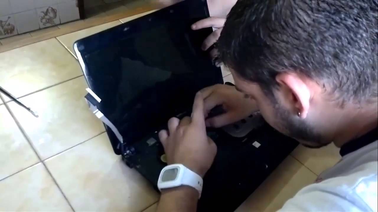 COMO DESARMAR Y ARMAR UNA UNA LAPTOP COMPAQ 515 - YouTube