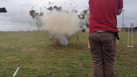 Exploding Hay & Bump Firing AR-15 (H2 Exploding Ta