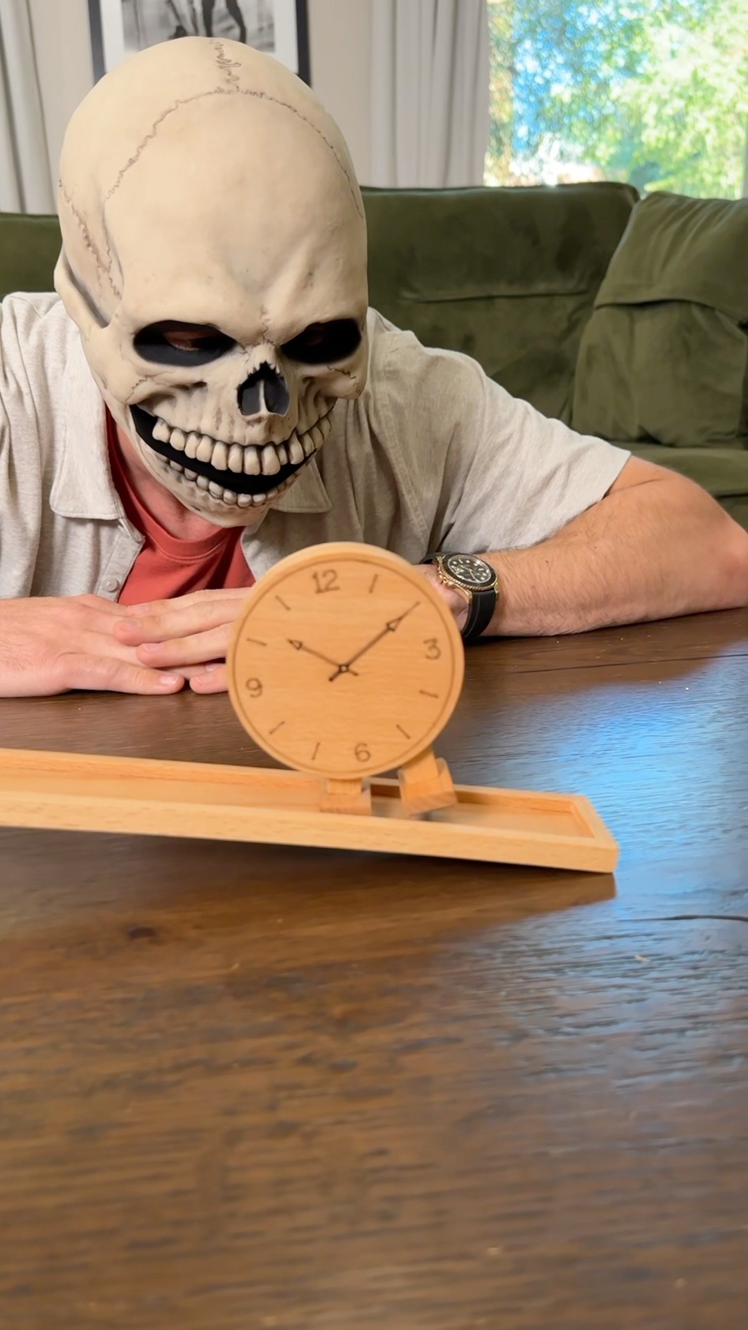Clock tries its best, then gives up.