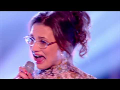 Sia Battling Chloe Castro A live ALLCINGEYE