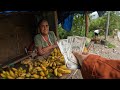 Woman selling banana on streets gets surprise 