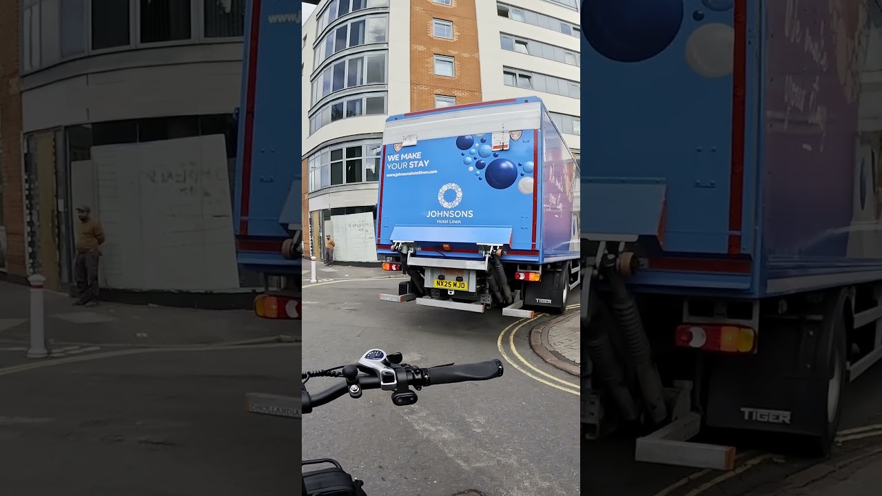 Доставка кофе UberEATS пошла не так 🚴‍♂️ В спортзале произошла путаница с адресом!