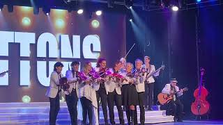 The Dutton Family Fiddlin' Around in Branson
