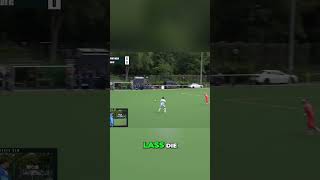 Trainer gibt Anweisungen im Fußballspiel #shorts