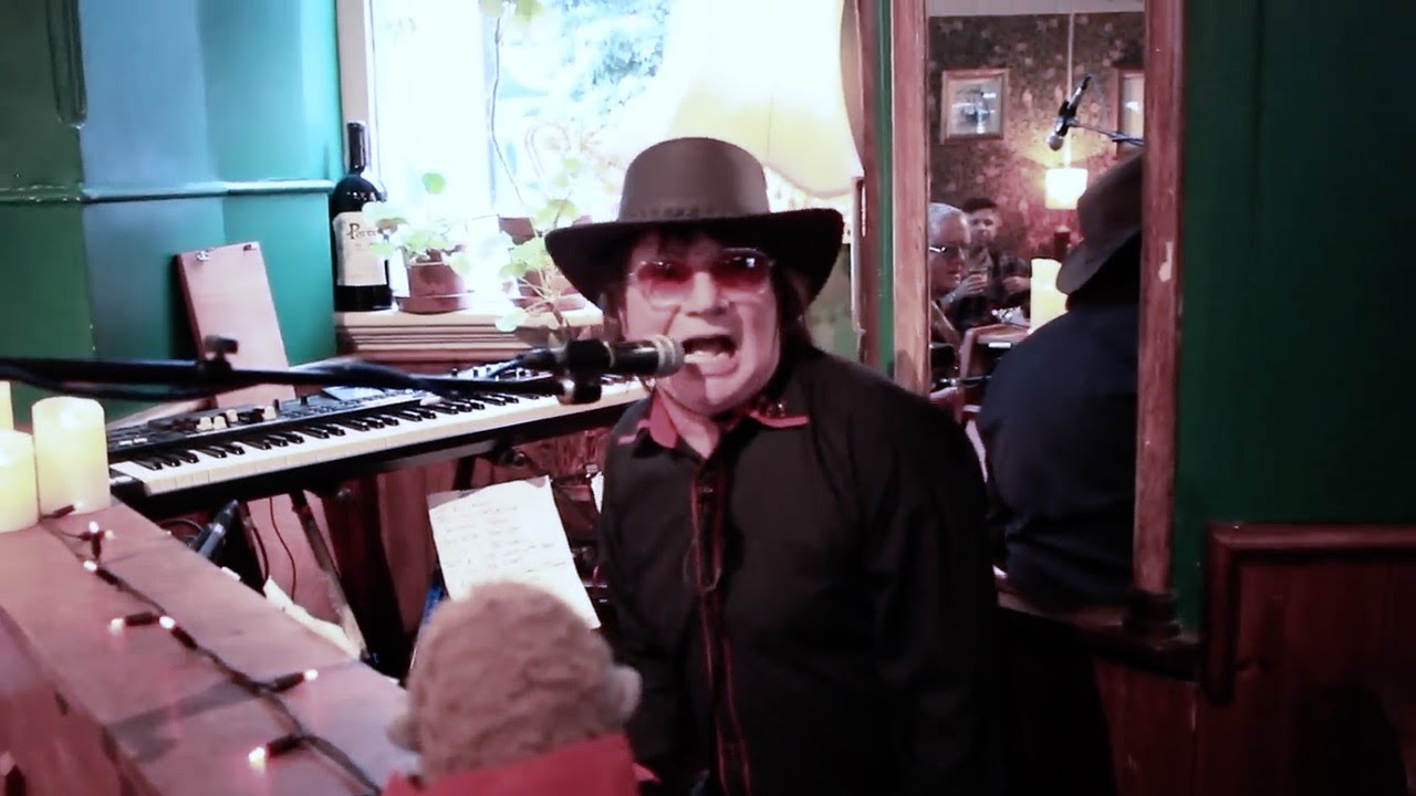 Sunday Service - I'll Fly Away - LIVE at The Betsey Trotwood - Terry Miles